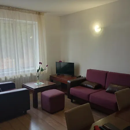 2 Апартамента Дани 501 Крис 513 *